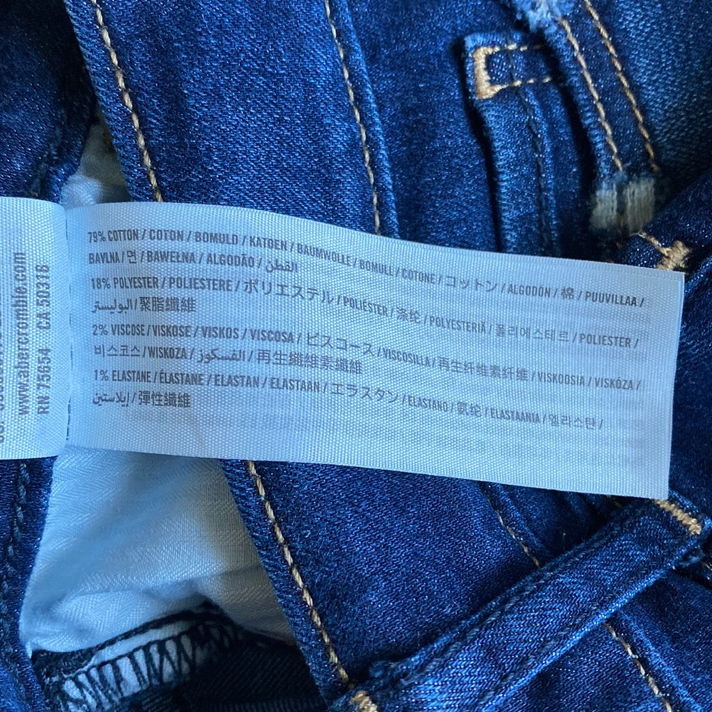 •Hollister• Distressed Super Skinny Jean - Picture 13 of 14